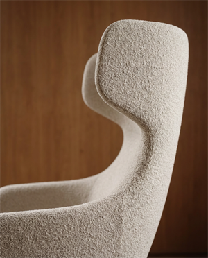 Megan-L30_00178__G1160